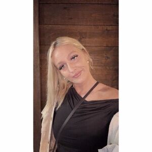 Meet your Posher, Carleigh